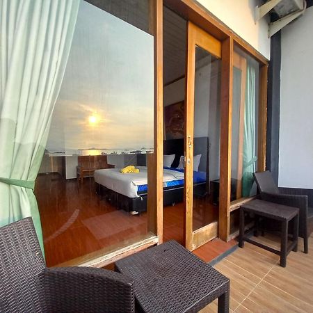 Dc Hotel & Hostel Labuan Bajo Extérieur photo