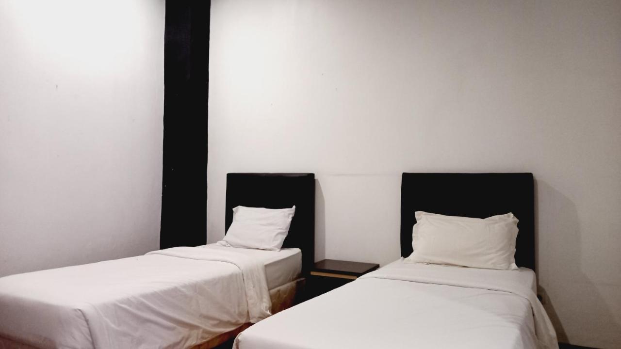 Dc Hotel & Hostel Labuan Bajo Extérieur photo