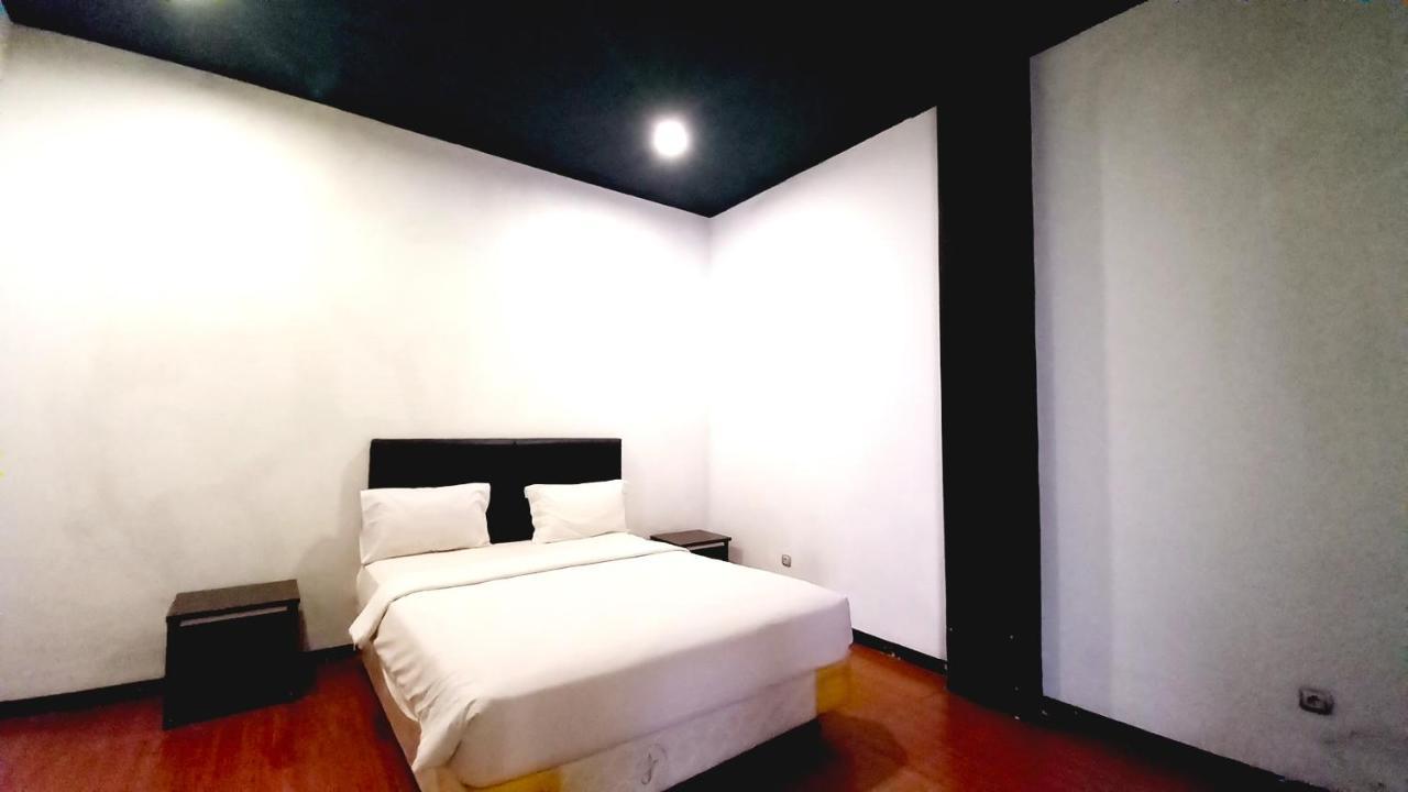 Dc Hotel & Hostel Labuan Bajo Extérieur photo