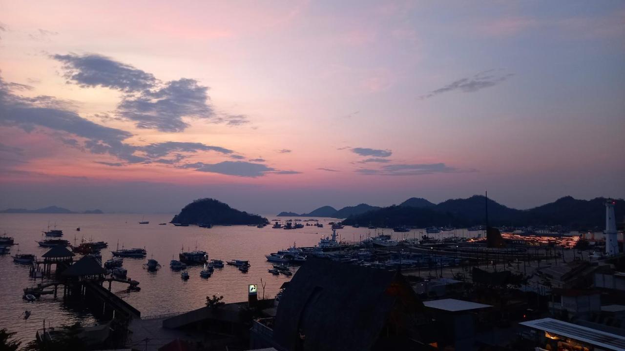 Dc Hotel & Hostel Labuan Bajo Extérieur photo
