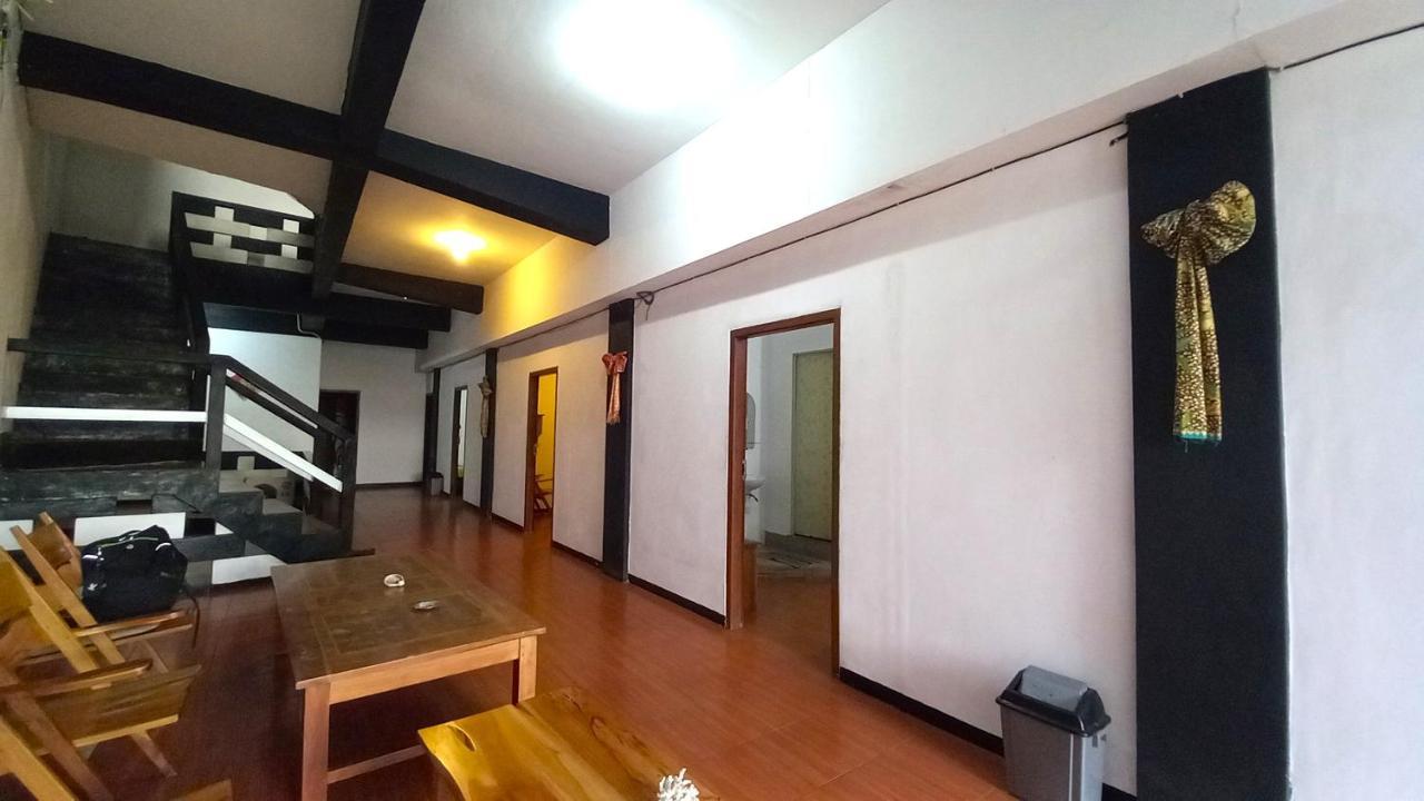 Dc Hotel & Hostel Labuan Bajo Extérieur photo