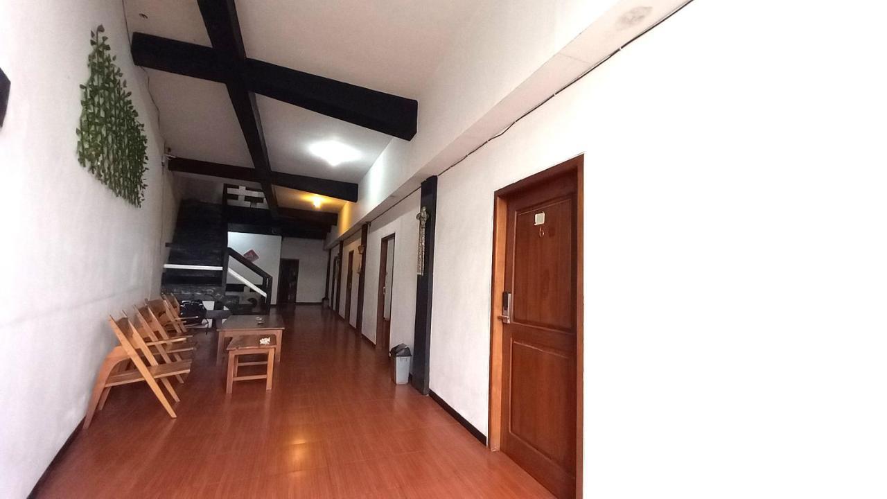 Dc Hotel & Hostel Labuan Bajo Extérieur photo